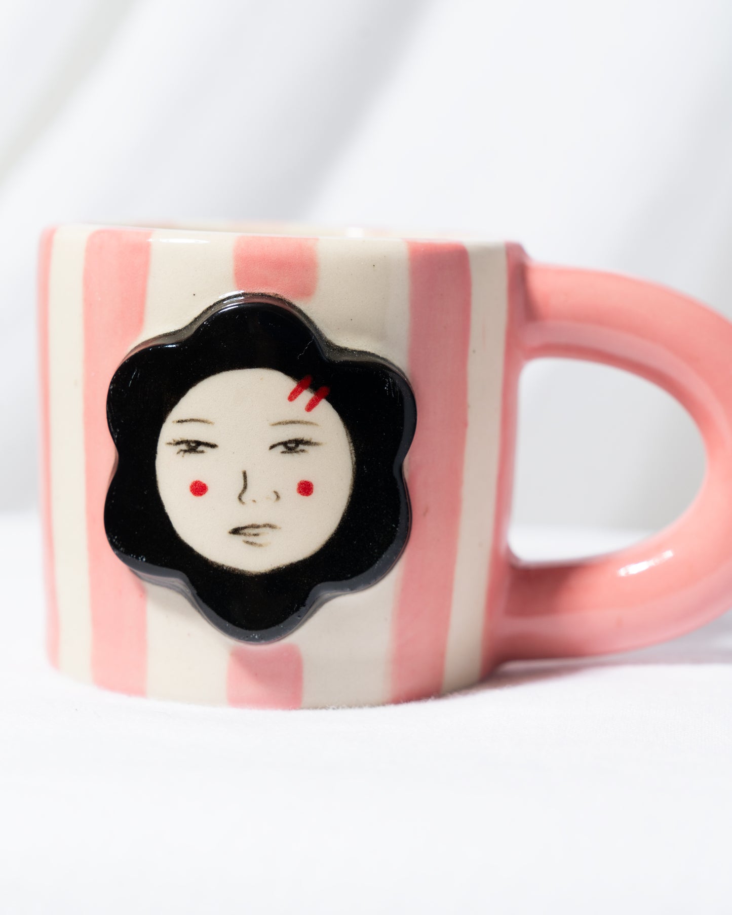 Moody Flower Mug (pink)